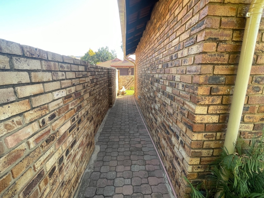 3 Bedroom Property for Sale in Protea Park North West